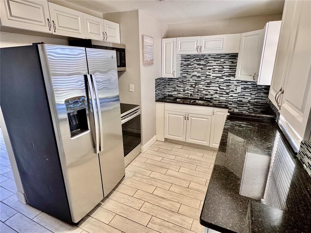 3810 JOHNSON STREET photo 4