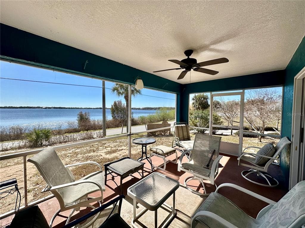 802 MARCIA LOOP photo 23