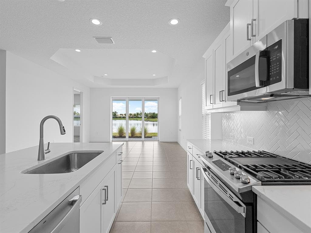 18260 VIZCAYA COURT photo 18
