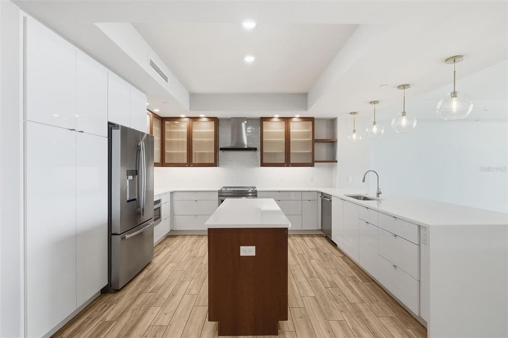 800 COLLANY ROAD 302 photo 17