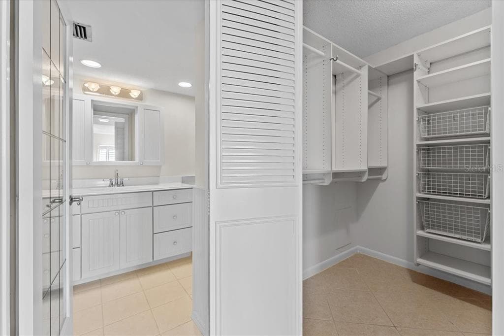 4900 BRITTANY DRIVE S 812 photo 12