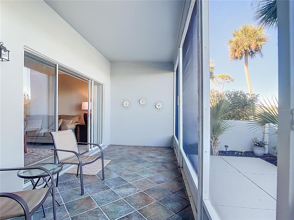 404 CERROMAR CIRCLE N 115 photo 12