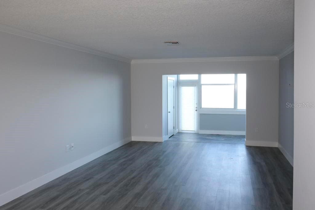 5 GATESHEAD DRIVE 107 photo 5
