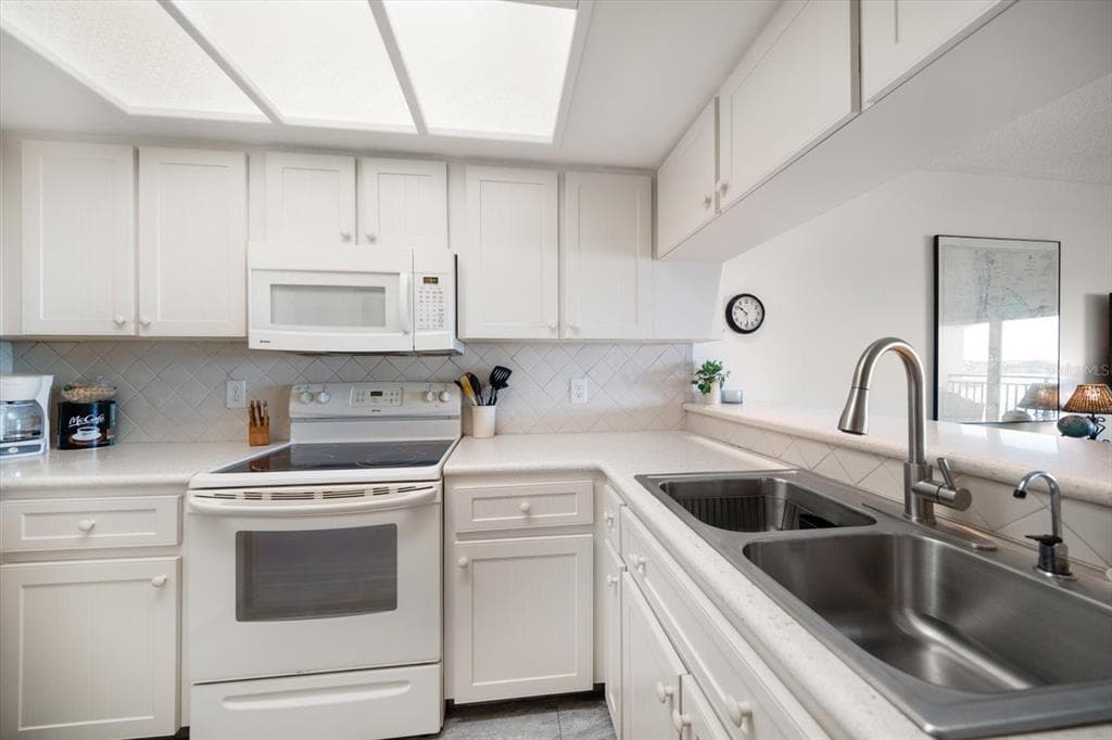 9815 HARRELL AVENUE 503 photo 11