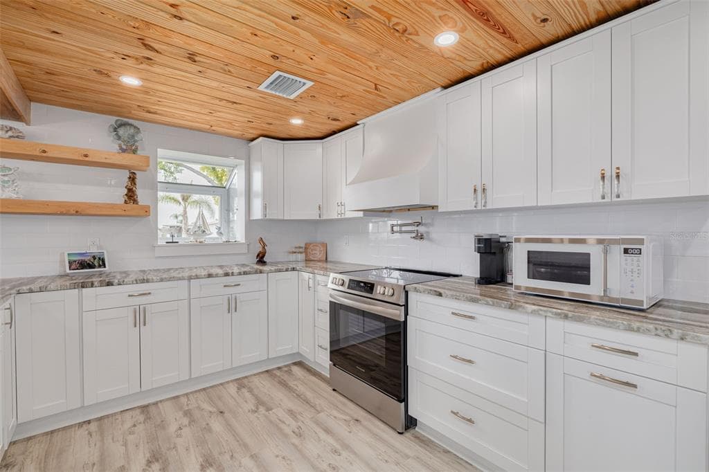6606 BEACH BOULEVARD photo 19