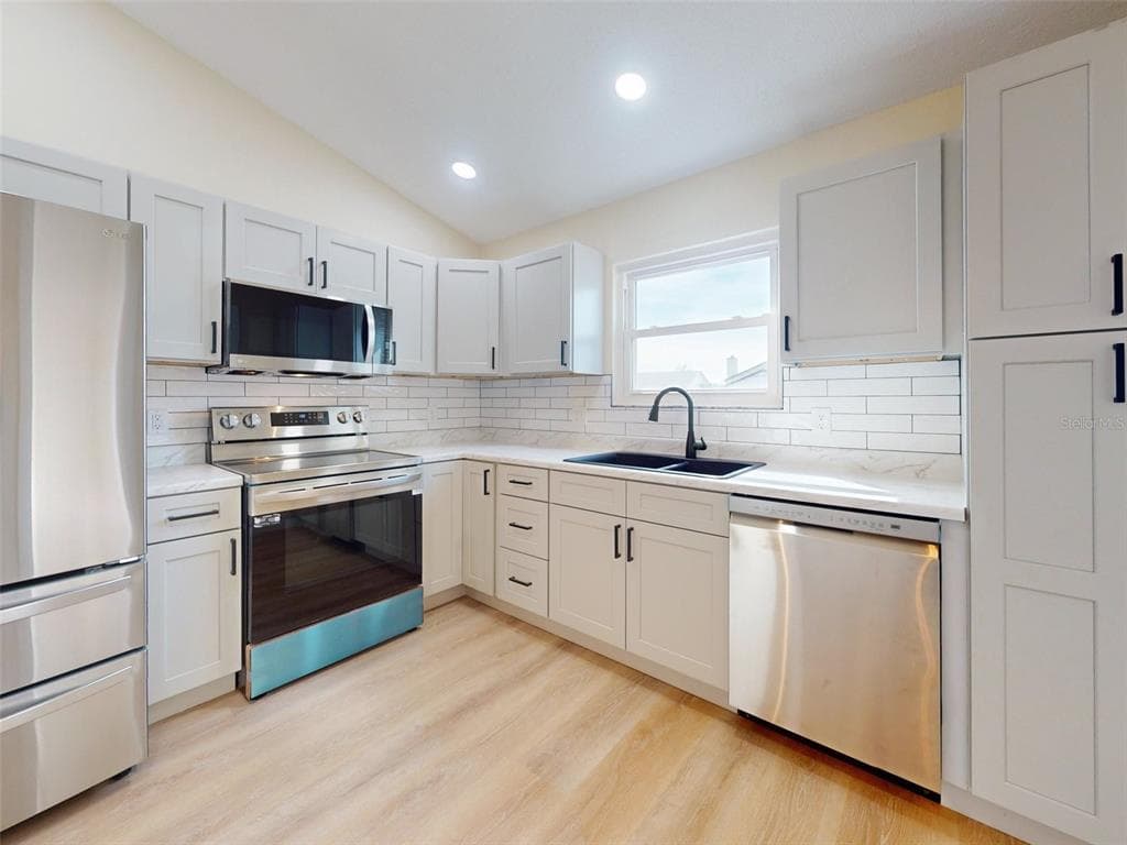 804 SOFT PINE COURT photo 23