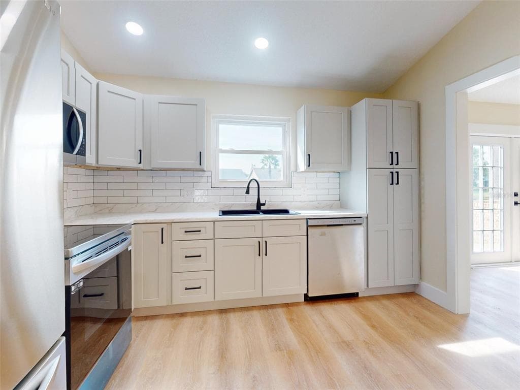 804 SOFT PINE COURT photo 16