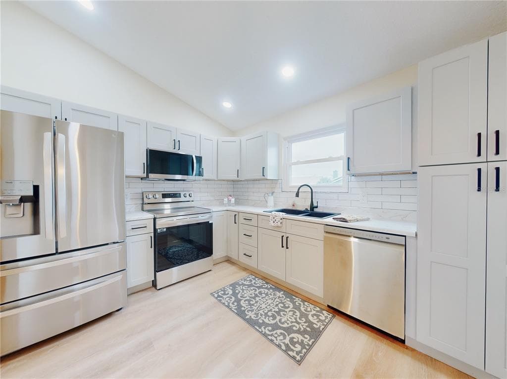 804 SOFT PINE COURT photo 15