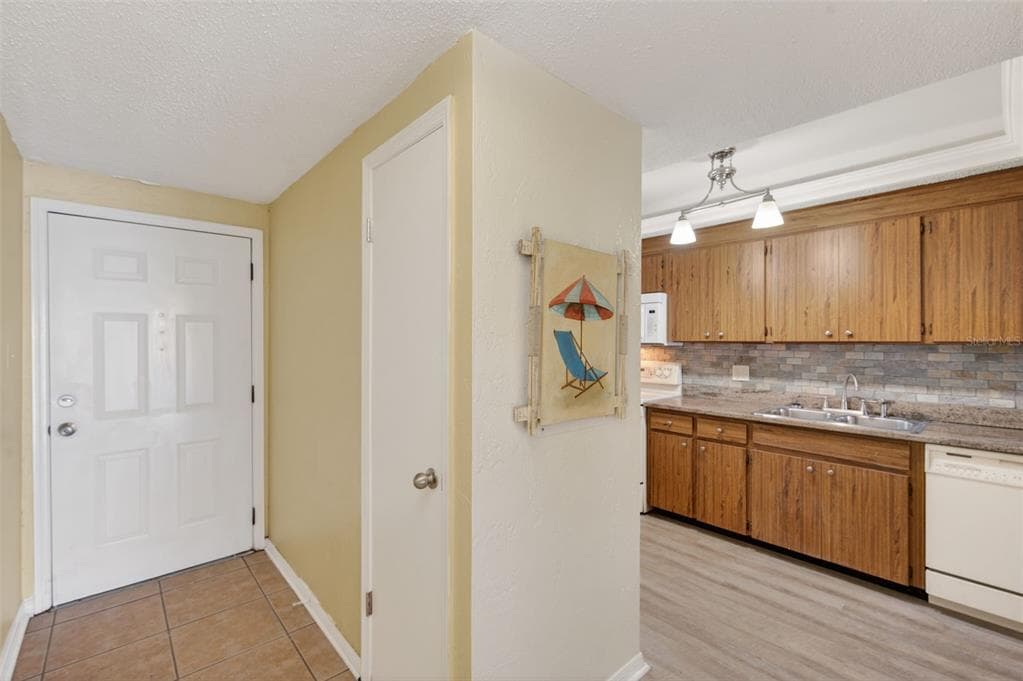 1749 S HIGHLAND AVENUE A5 photo 11