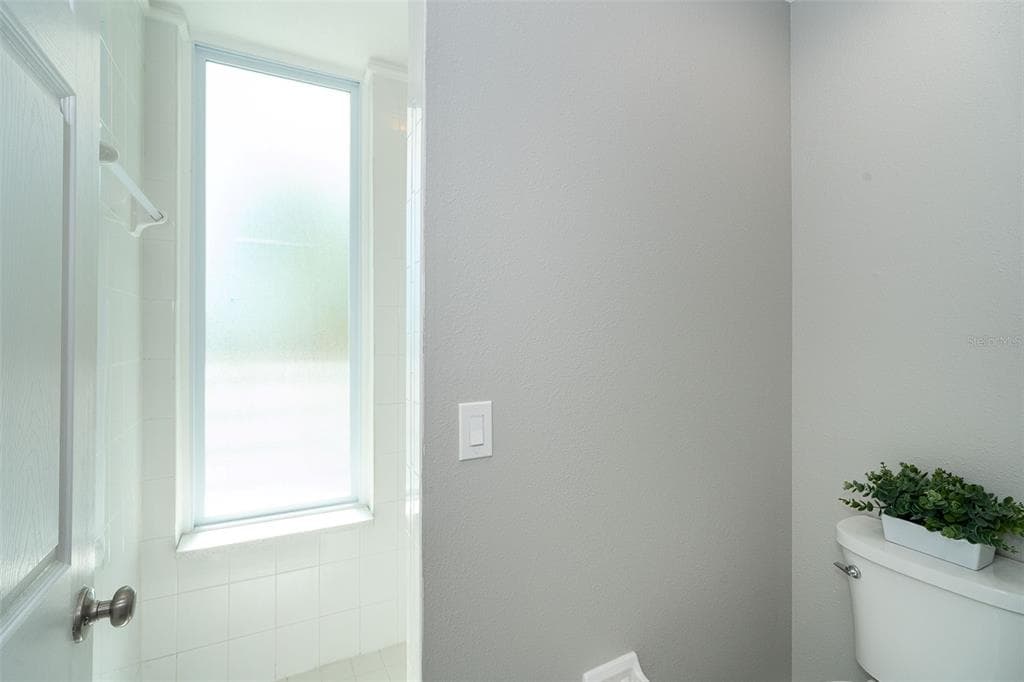 8226 HARBORSIDE CIRCLE photo 17