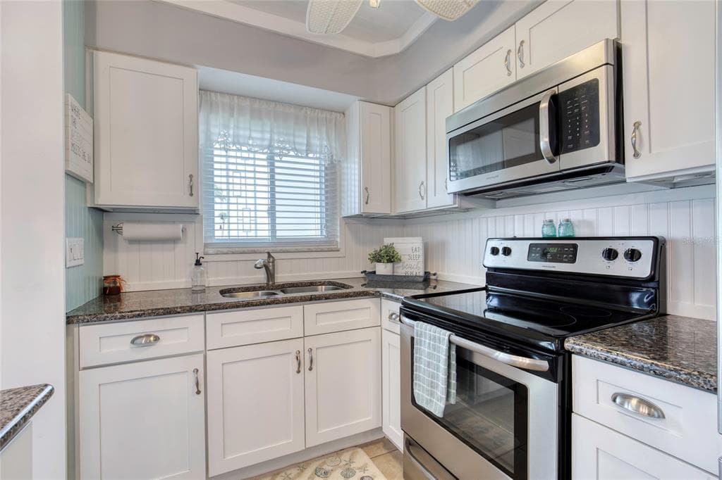 3013 N HALIFAX AVENUE B3 photo 12