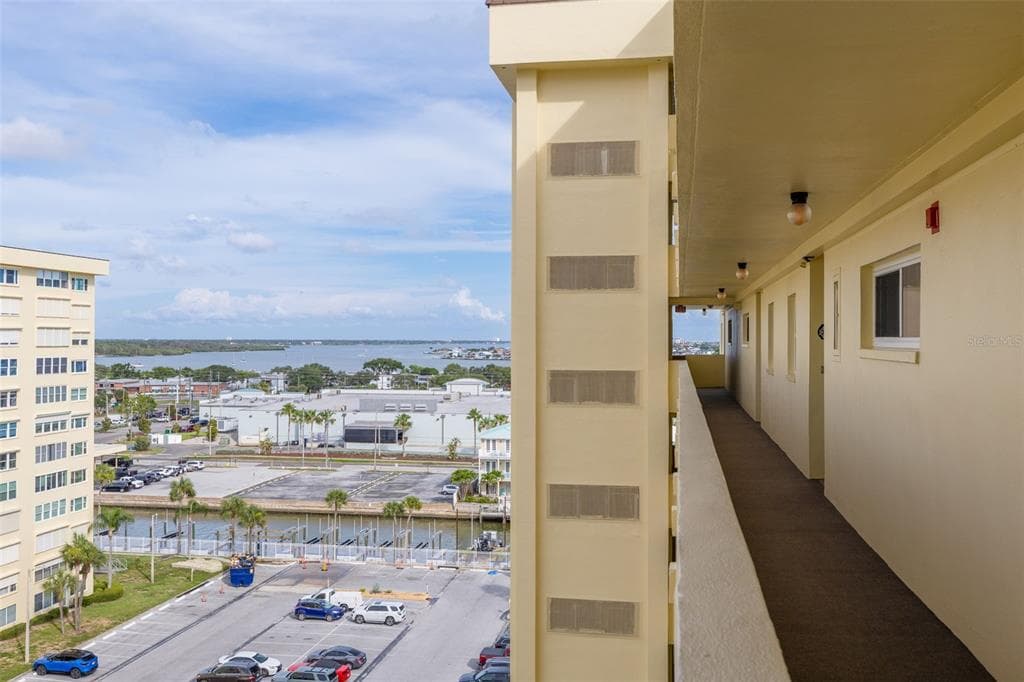 4525 COVE CIRCLE 1002 photo 8