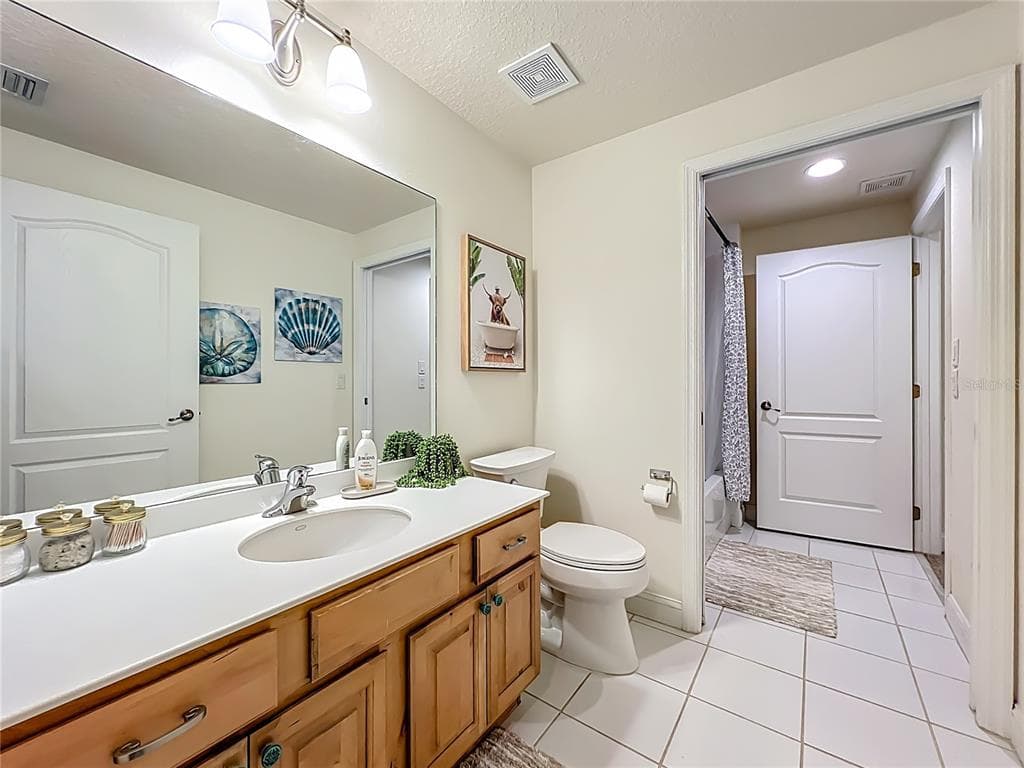 601 N MIRAMAR AVENUE 205 photo 17