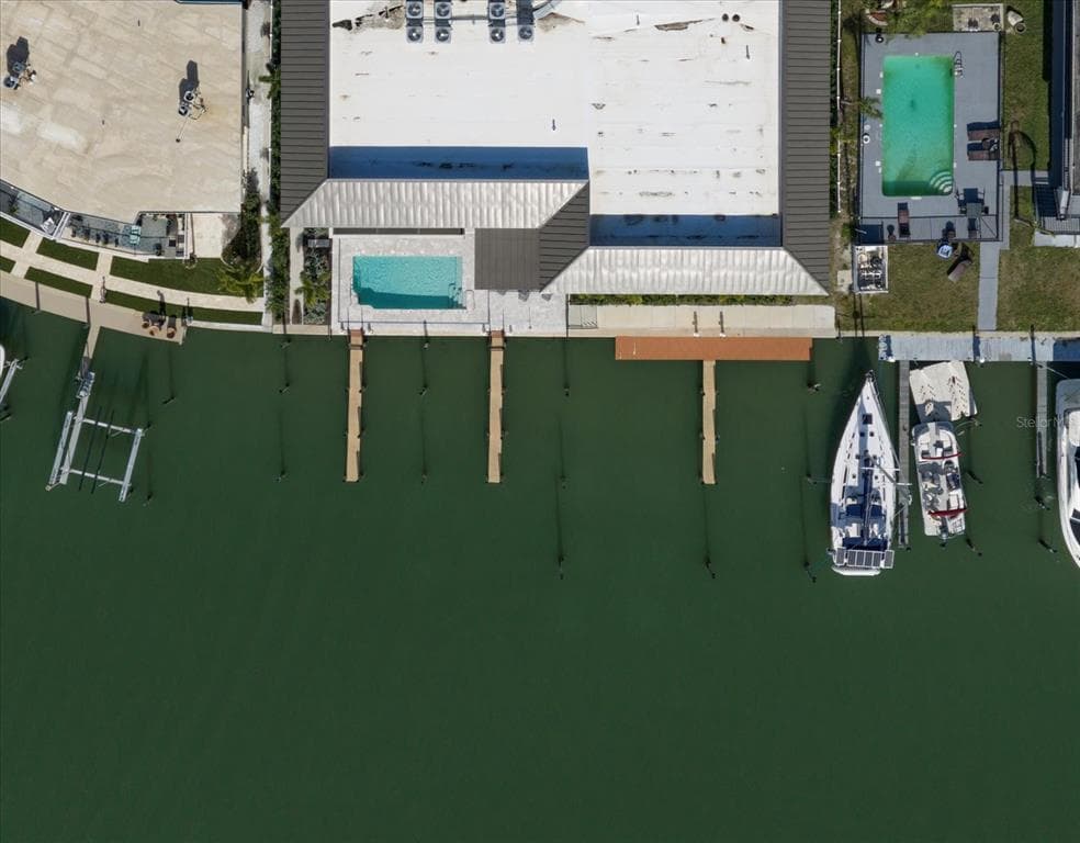 211 DOLPHIN POINT 5 photo 6