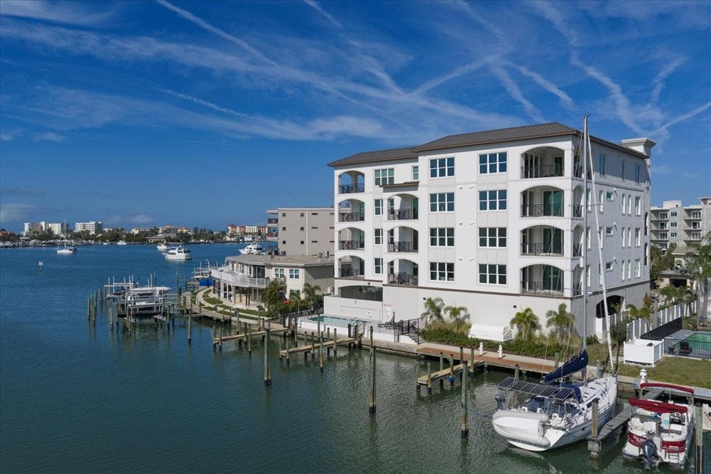 211 DOLPHIN POINT 5 photo 1