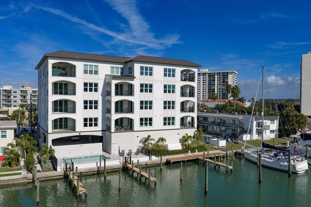 211 DOLPHIN POINT 4 photo 13