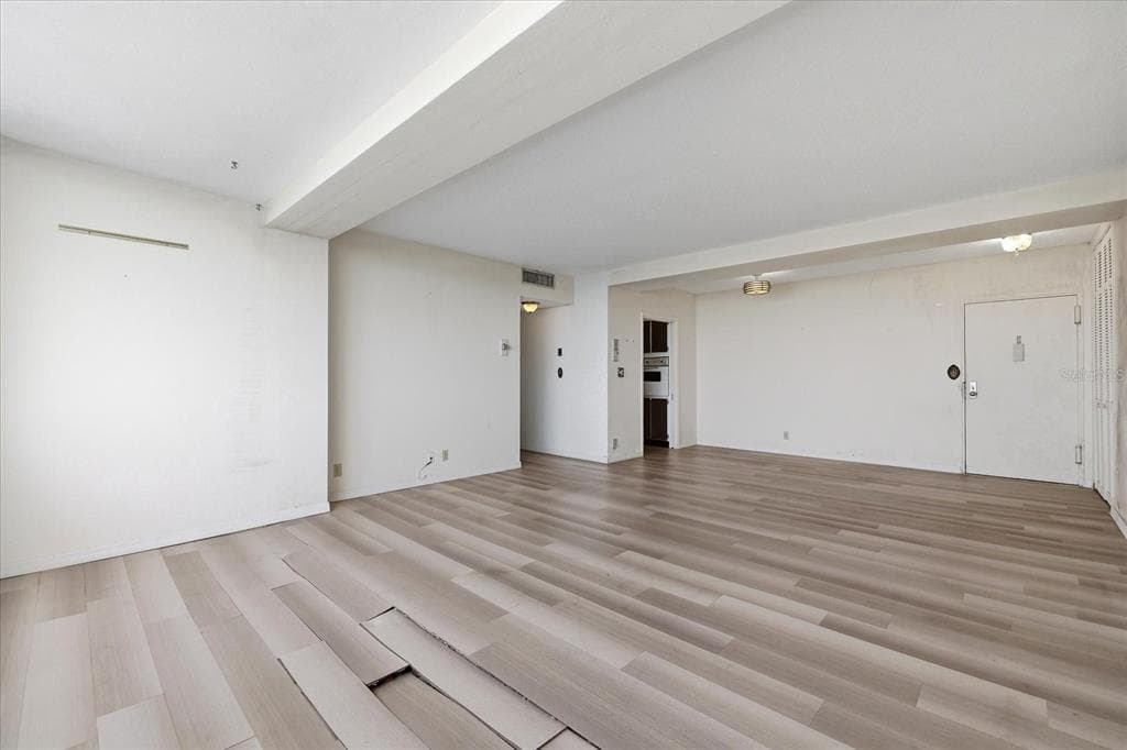 31 ISLAND WAY 1205 photo 16