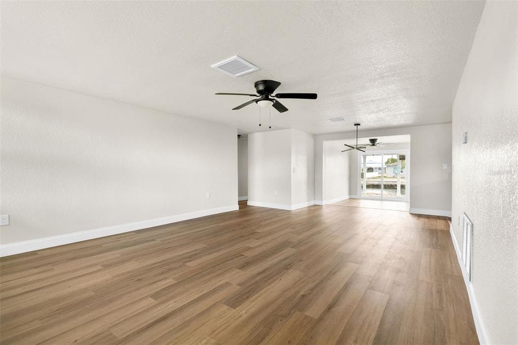 13804 VICTOR AVENUE photo 6
