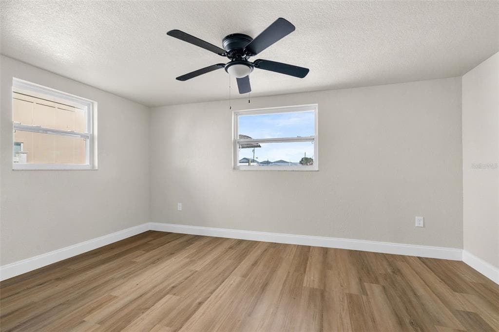 13804 VICTOR AVENUE photo 22