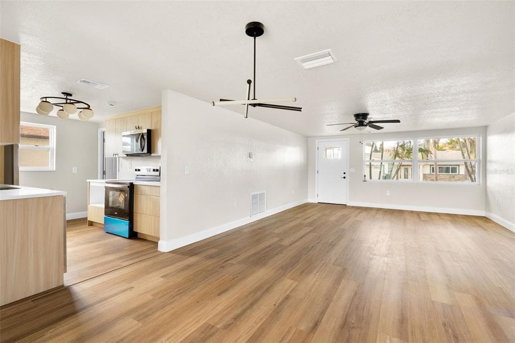 13804 VICTOR AVENUE photo 7