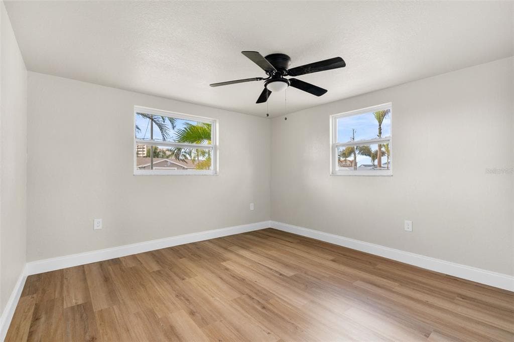 13804 VICTOR AVENUE photo 18