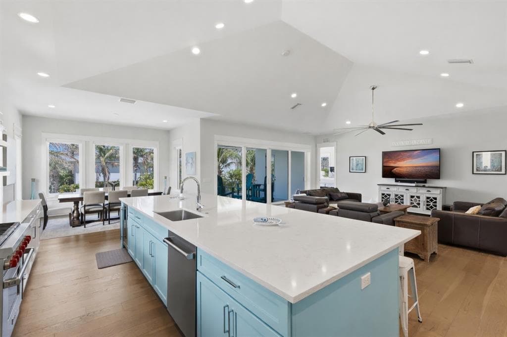 50 N SHORE DRIVE photo 14