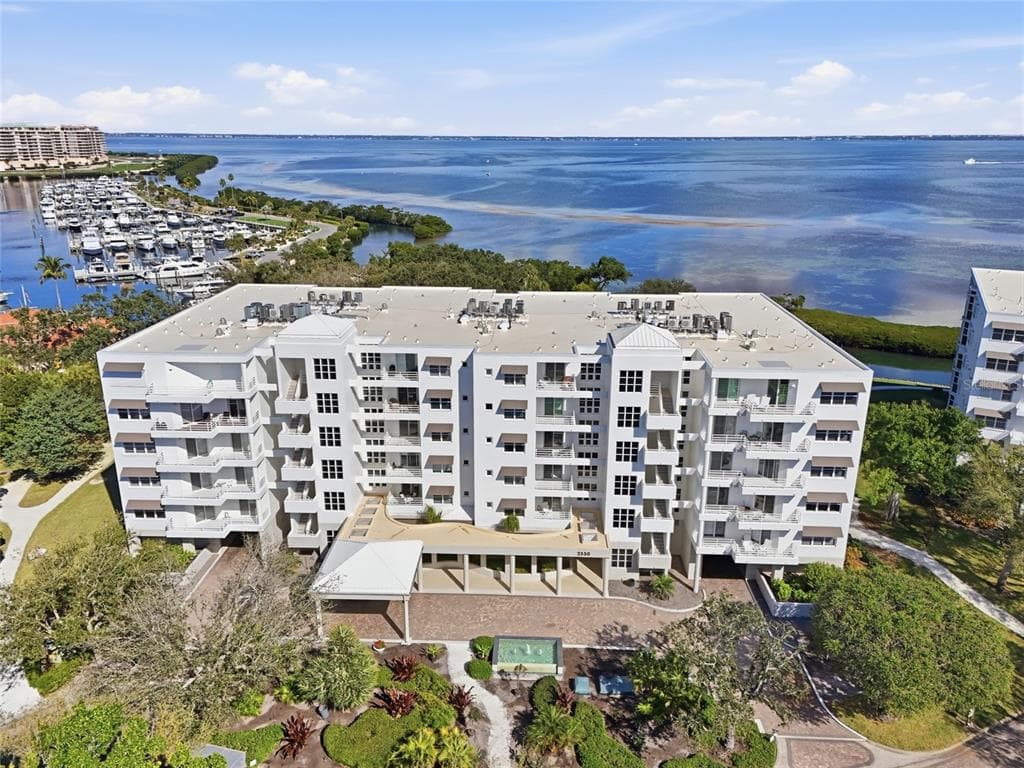 2550 HARBOURSIDE DRIVE 333 photo 2
