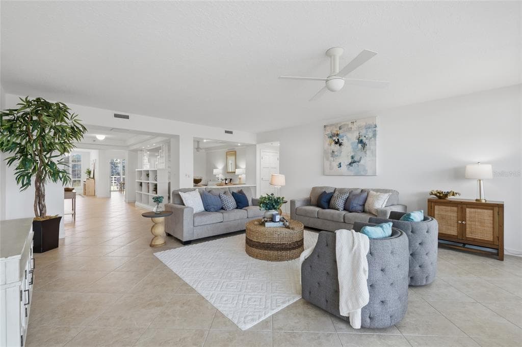2550 HARBOURSIDE DRIVE 333 photo 3