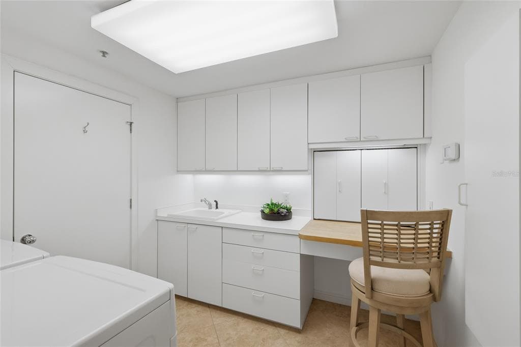 2550 HARBOURSIDE DRIVE 333 photo 25