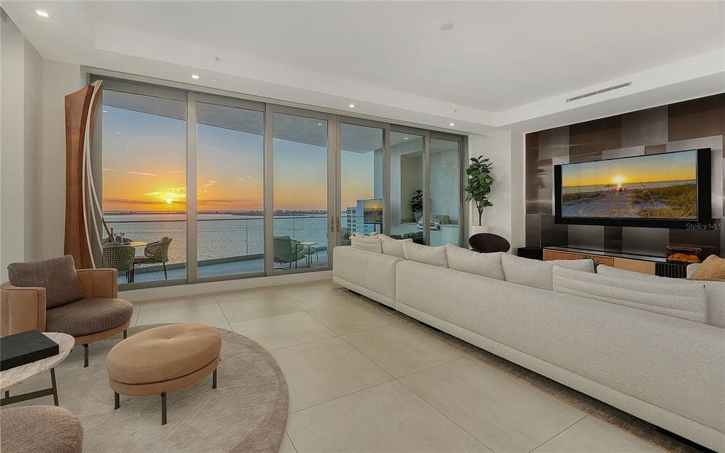 401 QUAY COMMONS 1501 photo 11