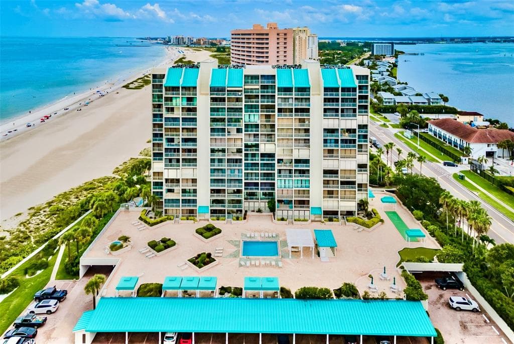 1380 GULF BOULEVARD 805 photo 2