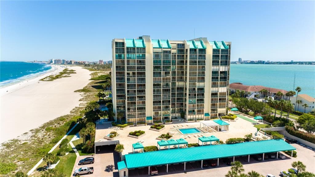 1380 GULF BOULEVARD 805 photo 3