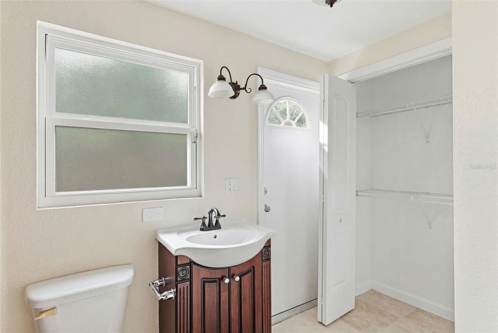 2814 W HUMPHREY STREET photo 25