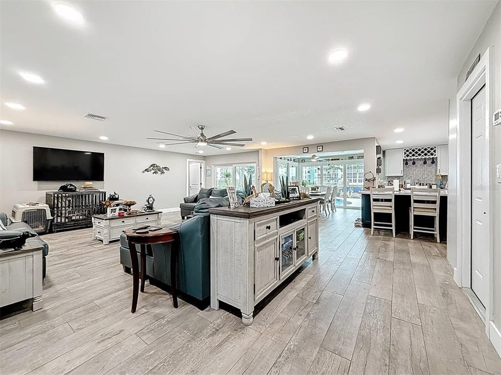 3828 48TH AVENUE S photo 9