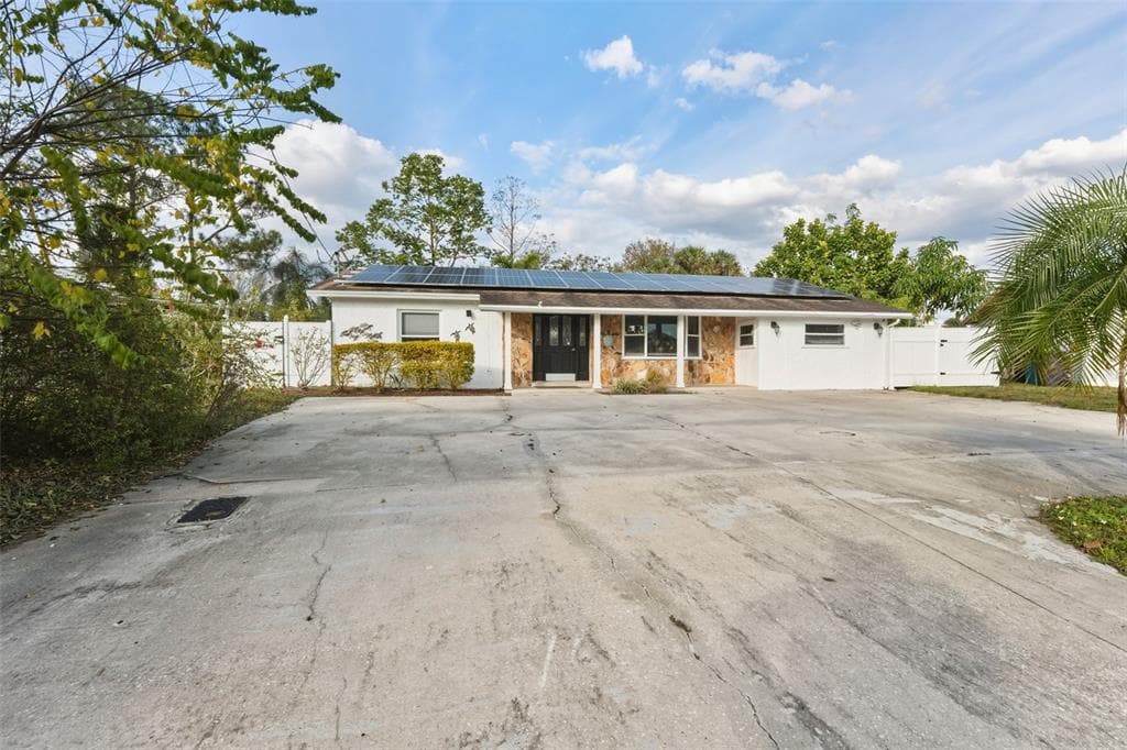 5017 STOLLS AVENUE photo 2
