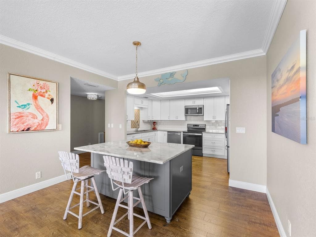 4 BELLEVIEW BOULEVARD 804 photo 12