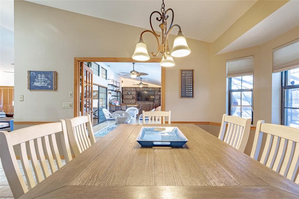 27 CHERRYTREE COURT photo 13