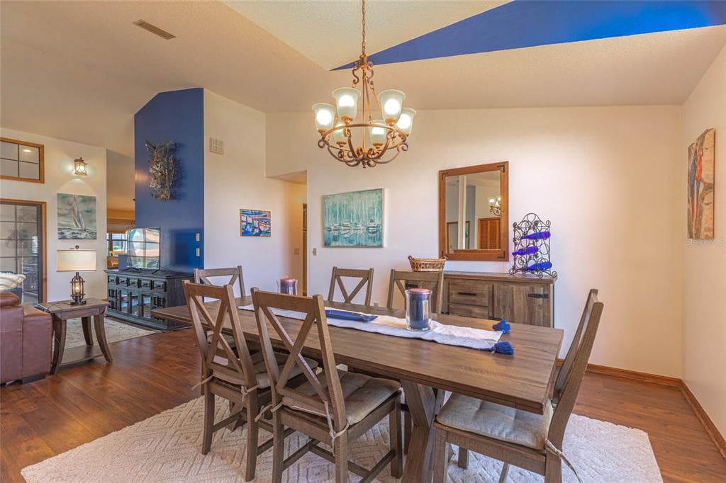 27 CHERRYTREE COURT photo 7