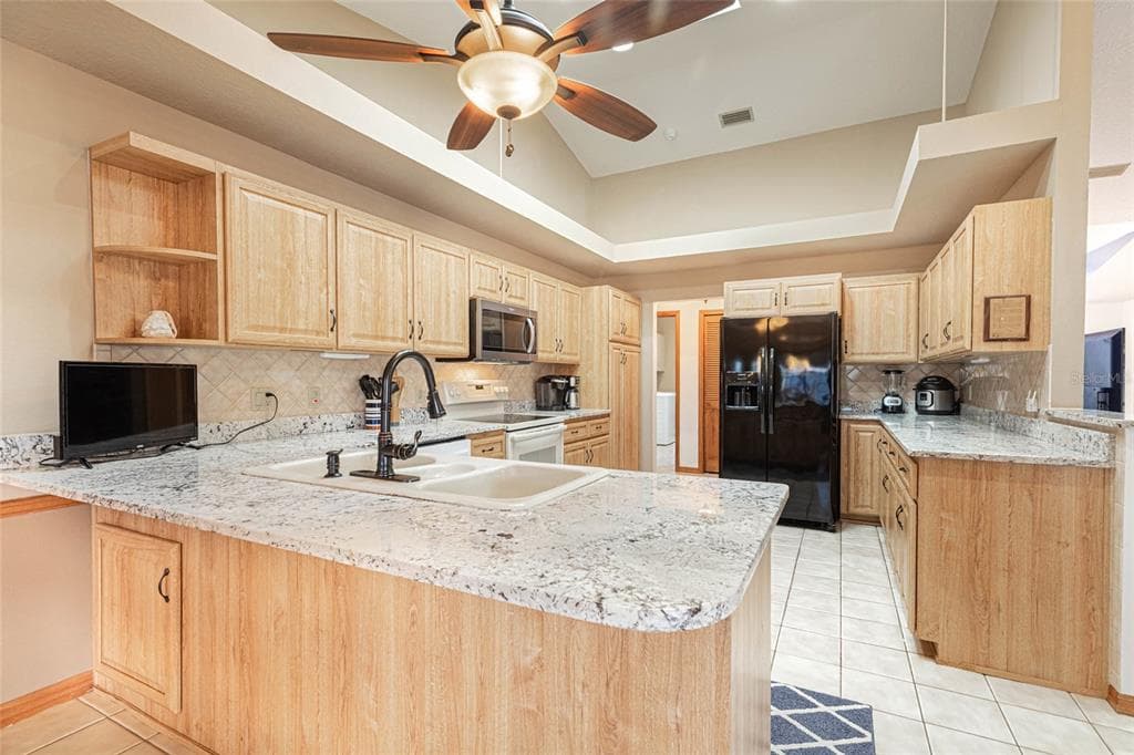 27 CHERRYTREE COURT photo 10