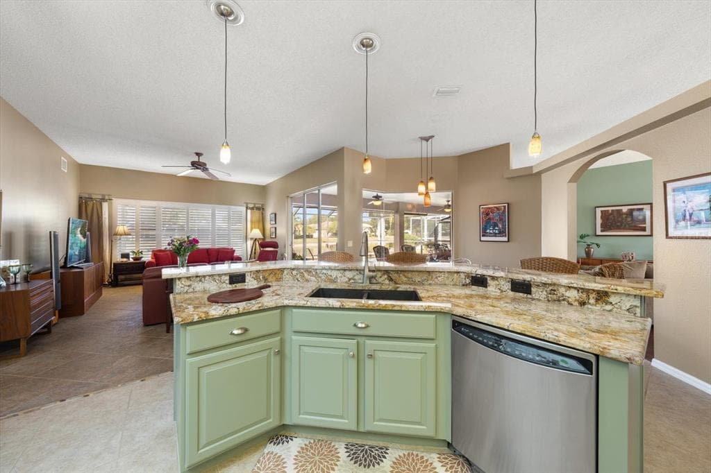 1237 RAMBLING VINE COURT photo 21