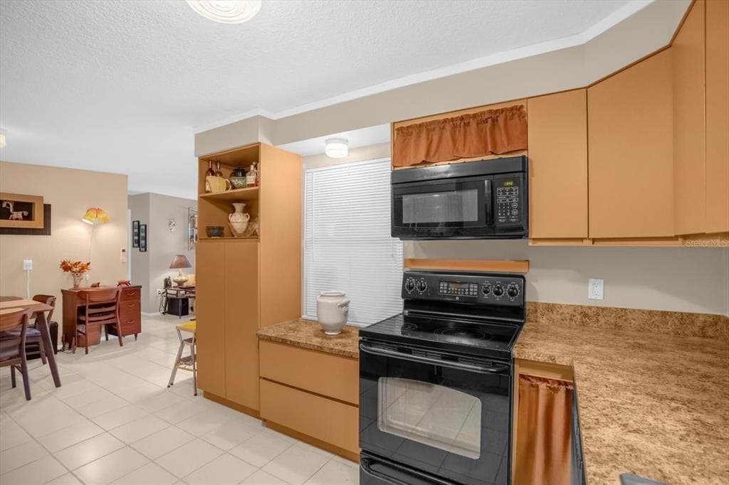 8150 SPRING DRIVE photo 13