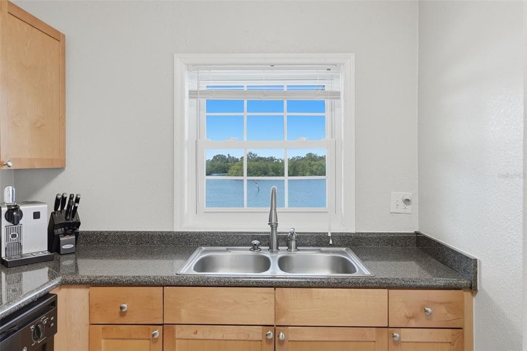 3783 POMPANO D photo 8