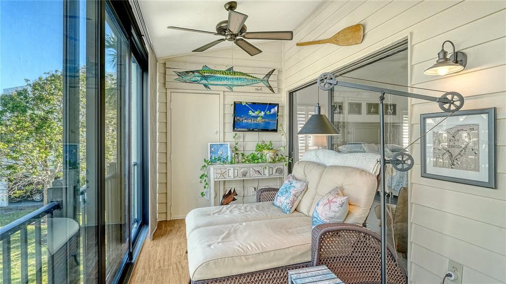 4104 128TH STREET W 704 photo 8
