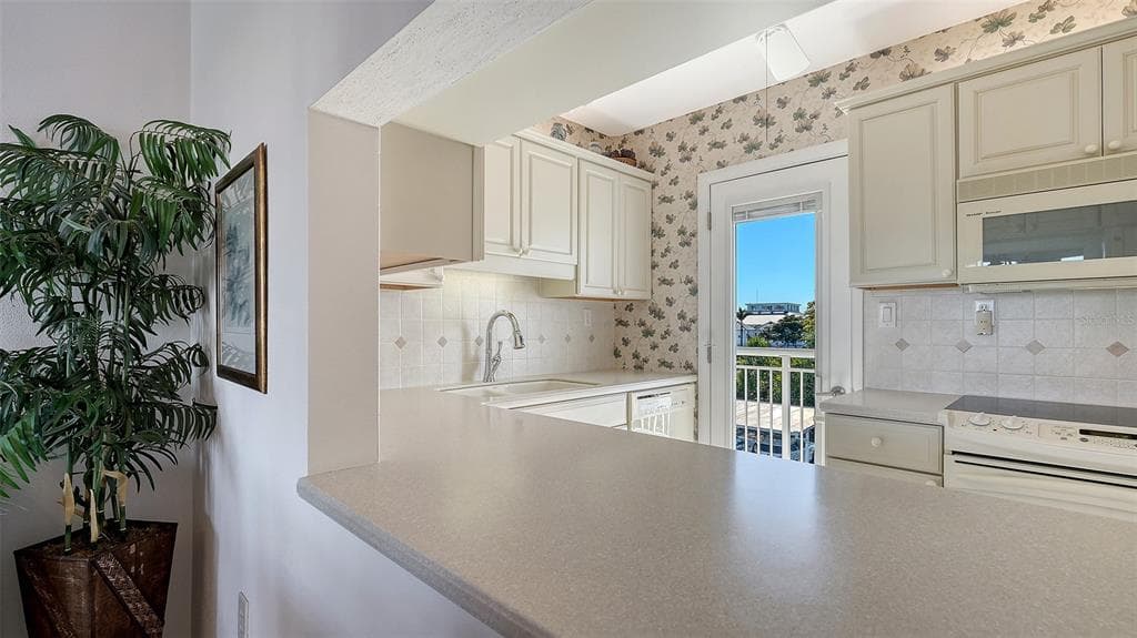 777 JOHN RINGLING BOULEVARD 32 photo 17