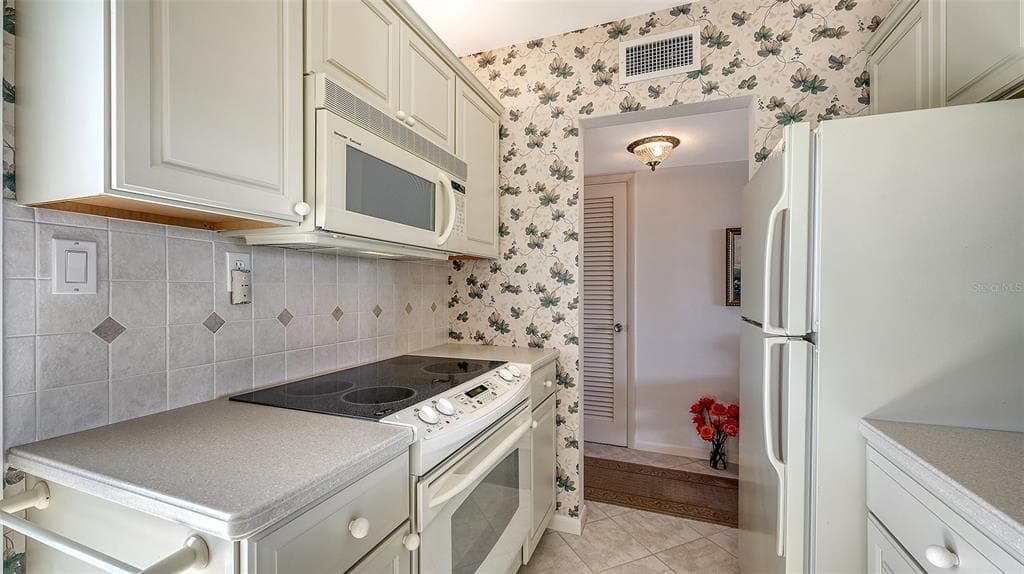 777 JOHN RINGLING BOULEVARD 32 photo 21