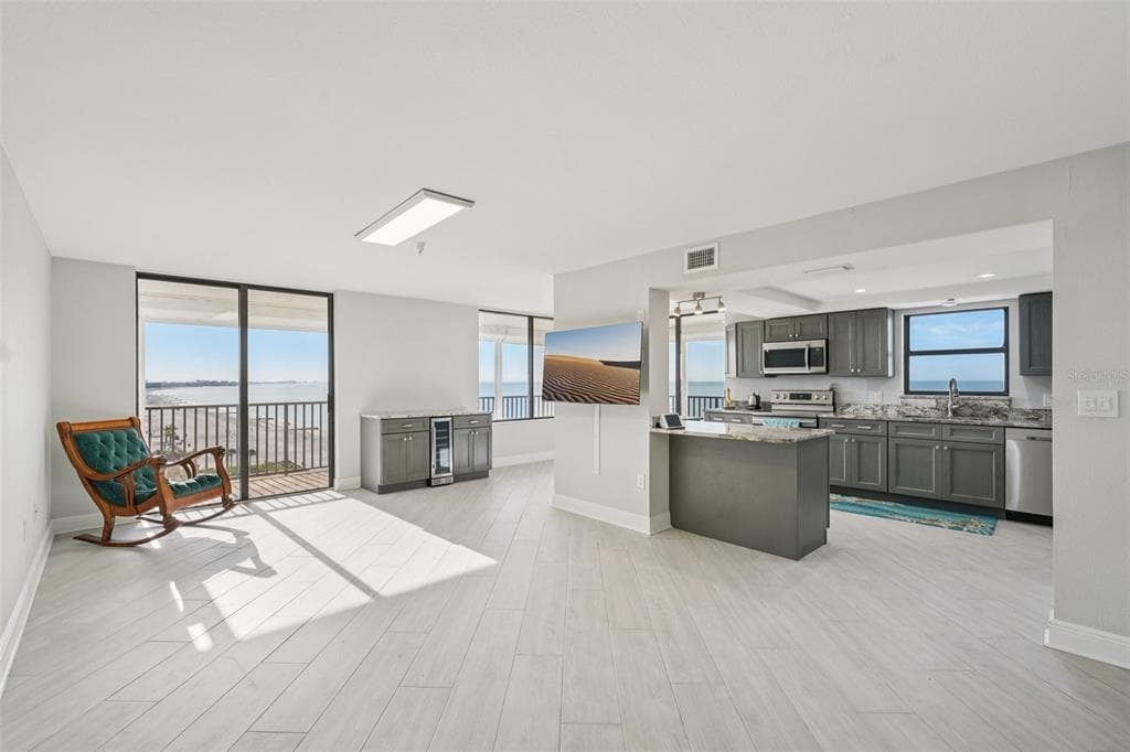 15316 GULF BOULEVARD 801 photo 5