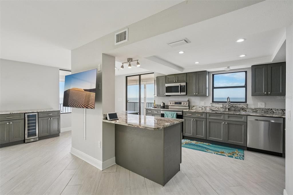 15316 GULF BOULEVARD 801 photo 10