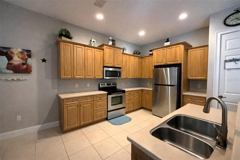 10127 TRIA DRIVE photo 14
