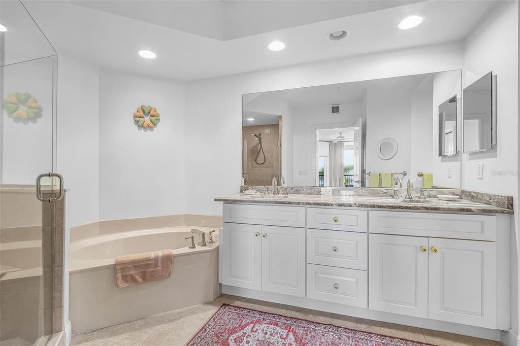 3321 SUNSET KEY CIRCLE 309 photo 21
