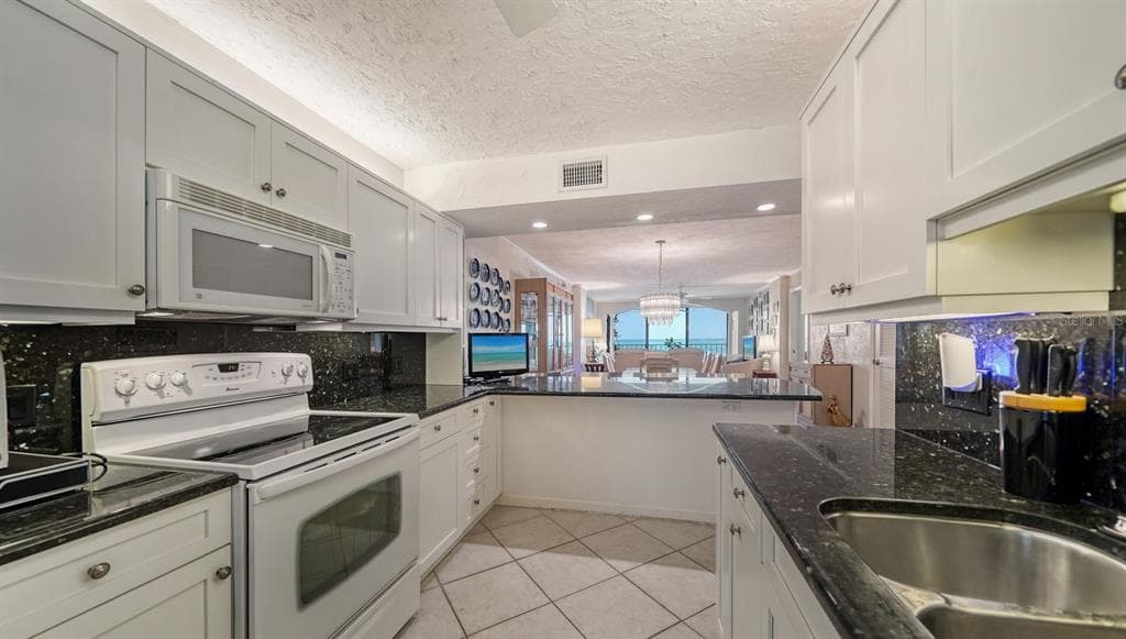 19 WHISPERING SANDS DRIVE 201 photo 7